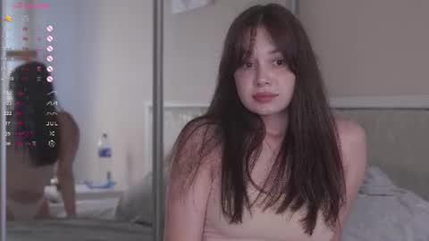 Snapshot of chillgirlll chatting on 07-12-26, 05:53 Nicole online show from 07-12-26, 05:53