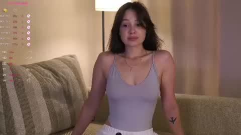 Snapshot of chillgirlll chatting on 07-27-26, 05:25 Nicole online show from 07-27-26, 05:25