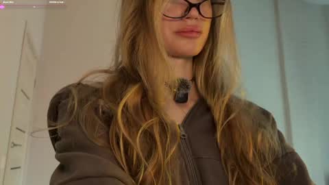 Snapshot of chillgoddess chatting on 05-15-26, 12:34 Goddess Vika - owner of all ur money online show from 05-15-26, 12:34