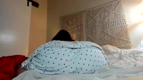 Snapshot of chillwithcamii chatting on 02-24-26, 12:03 yoursensualparadise online show from 02-24-26, 12:03