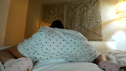 Snapshot of chillwithcamii chatting on 02-28-26, 02:40 yoursensualparadise online show from 02-28-26, 02:40