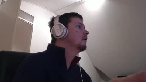 chillzonecam online show from 02-16-26, 06:15