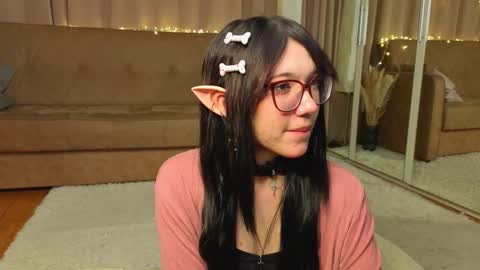 Snapshot of chiquitabures chatting on 01-16-26, 07:51 Leyna online show from 01-16-26, 07:51