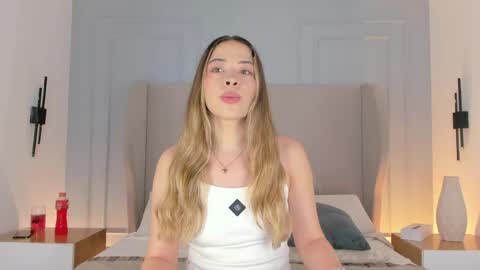 Chloe online show from 05-03-26, 02:34