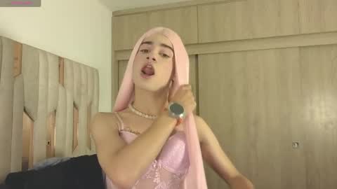 Snapshot of chloe_embeer69 chatting on 04-15-26, 12:50 Embeer online show from 04-15-26, 12:50