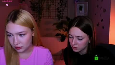 Snapshot of chloe_ley chatting on 06-22-26, 07:22 chloe_ley online show from 06-22-26, 07:22