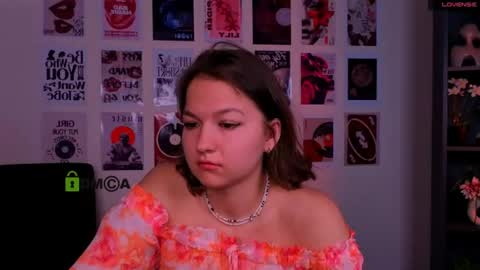 Snapshot of chloe_ley chatting on 07-11-26, 09:34 chloe_ley online show from 07-11-26, 09:34