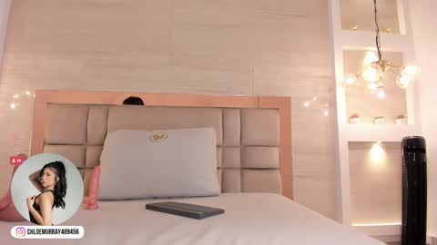 Snapshot of chloe_murray chatting on 03-28-26, 11:43 CHLOE online show from 03-28-26, 11:43