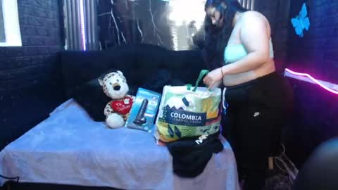 Snapshot of chloe_smith5 chatting on 06-01-26, 01:13 chloe_smith5 online show from 06-01-26, 01:13