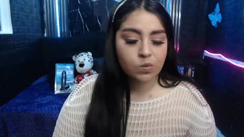 Snapshot of chloe_smith5 chatting on 06-04-26, 02:23 chloe_smith5 online show from 06-04-26, 02:23
