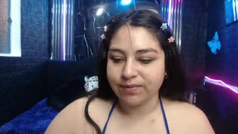 Snapshot of chloe_smith5 chatting on 06-06-26, 01:27 chloe_smith5 online show from 06-06-26, 01:27