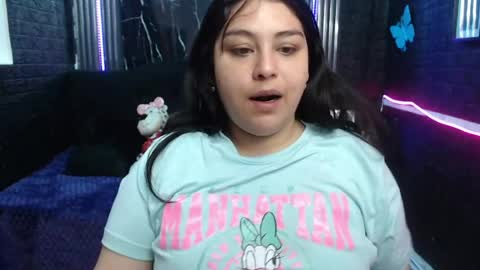 Snapshot of chloe_smith5 chatting on 06-13-26, 01:31 chloe_smith5 online show from 06-13-26, 01:31