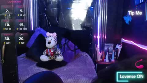 Snapshot of chloe_smith5 chatting on 07-13-26, 01:25 chloe_smith5 online show from 07-13-26, 01:25