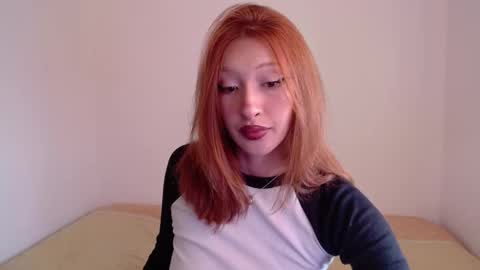 Snapshot of chloe_snoww chatting on 02-26-25, 10:20 cloes online show from 02-26-25, 10:20