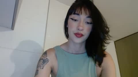 Snapshot of chloe_snoww chatting on 09-16-25, 12:33 cloes online show from 09-16-25, 12:33