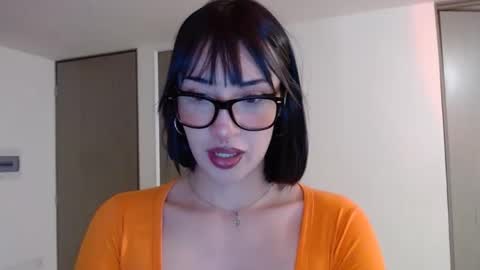 Snapshot of chloe_snoww chatting on 03-26-26, 06:19 cloes online show from 03-26-26, 06:19