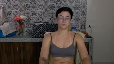 Snapshot of chloe_x_ chatting on 02-17-25, 05:14 Eva and Sandra online show from 02-17-25, 05:14