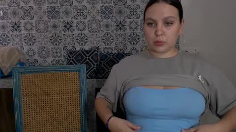 Snapshot of chloe_x_ chatting on 03-06-25, 05:14 Eva and Sandra online show from 03-06-25, 05:14