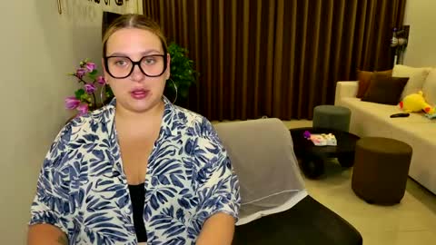 Snapshot of chloe_x_ chatting on 04-15-26, 08:09 Eva and Sandra online show from 04-15-26, 08:09