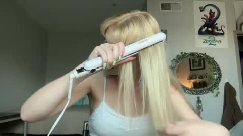 Snapshot of chloebabie chatting on 06-19-26, 12:48 Chloe online show from 06-19-26, 12:48