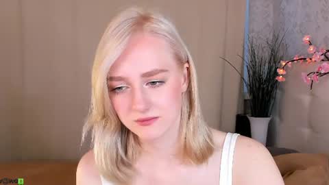 Chloe Deccker online show from 06-15-26, 01:08