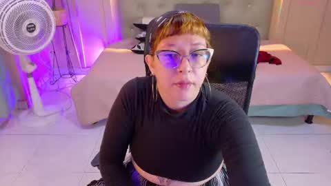 Snapshot of chloerossee chatting on 07-06-26, 01:19 Chloe rosse online show from 07-06-26, 01:19