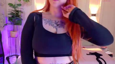 Snapshot of chloerossee chatting on 07-08-26, 02:10 Chloe rosse online show from 07-08-26, 02:10