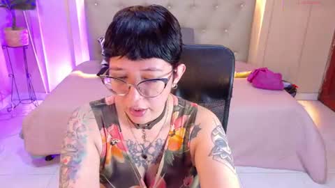 Snapshot of chloerossee chatting on 07-17-26, 01:23 Chloe rosse online show from 07-17-26, 01:23