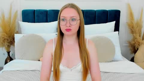 Chloe online show from 05-21-26, 07:43
