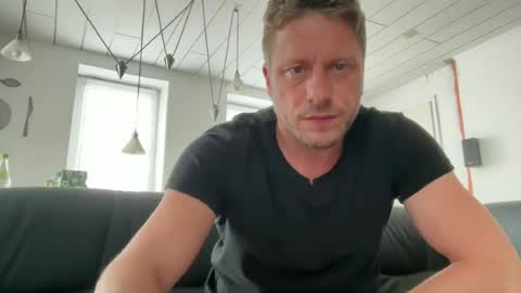 Chris online show from 07-04-26, 10:43