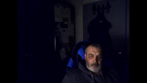 Snapshot of chris250268 chatting on 11-16-25, 05:35 Chris online show from 11-16-25, 05:35