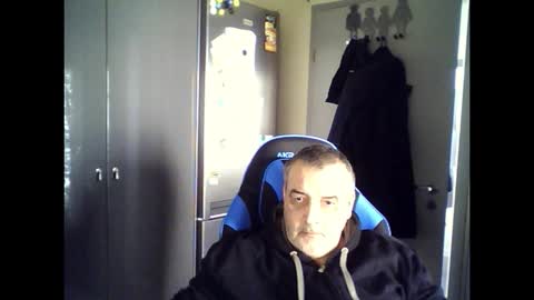 Snapshot of chris250268 chatting on 03-20-26, 09:03 Chris online show from 03-20-26, 09:03