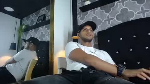 chris_dick2 online show from 07-05-26, 03:56