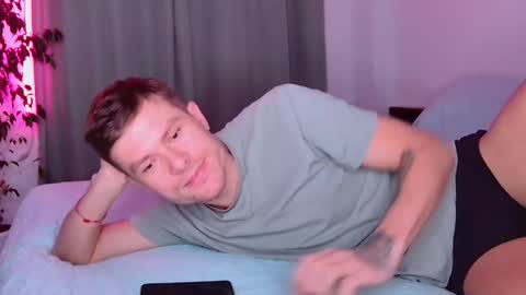 chris_love47 online show from 11-09-25, 05:44