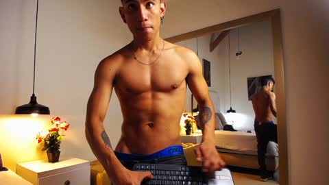 Snapshot of chris_weell chatting on 12-15-24, 08:25 Chris Weell online show from 12-15-24, 08:25