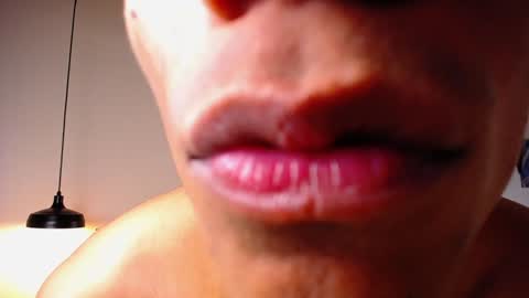 Snapshot of chris_weell chatting on 12-18-24, 02:42 Chris Weell online show from 12-18-24, 02:42