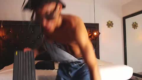 Snapshot of chris_weell chatting on 12-24-24, 09:06 Chris Weell online show from 12-24-24, 09:06