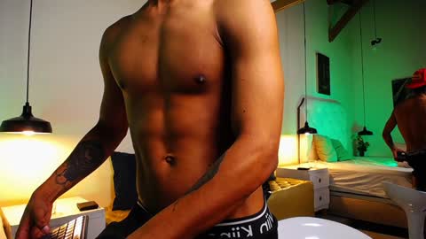 Snapshot of chris_weell chatting on 01-04-25, 02:25 Chris Weell online show from 01-04-25, 02:25