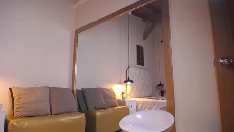 Snapshot of chris_weell chatting on 01-18-25, 04:04 Chris Weell online show from 01-18-25, 04:04