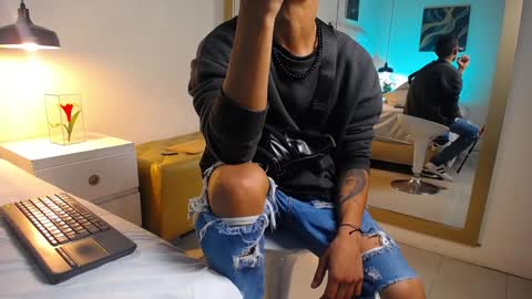 Snapshot of chris_weell chatting on 01-19-25, 02:57 Chris Weell online show from 01-19-25, 02:57