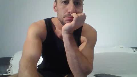 Snapshot of chrisaron chatting on 10-23-25, 03:17 chrisaron online show from 10-23-25, 03:17