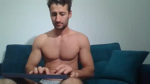 Snapshot of chrisaron chatting on 11-21-25, 04:44 chrisaron online show from 11-21-25, 04:44