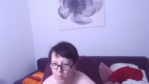 Snapshot of christarose chatting on 07-10-26, 07:16 Christa online show from 07-10-26, 07:16
