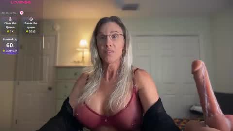 Snapshot of christinabruce chatting on 07-18-26, 12:53 Chris Tina Bruce online show from 07-18-26, 12:53