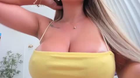 Snapshot of christine0990__ chatting on 07-15-26, 04:07 Hi im Christine online show from 07-15-26, 04:07