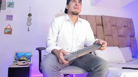 christopher online show from 05-30-26, 08:06