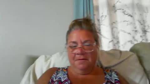 Snapshot of christopher_rain chatting on 06-10-26, 12:11 Christopher Rain online show from 06-10-26, 12:11