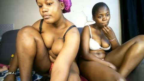 Snapshot of chubby_flora chatting on 06-16-26, 05:43 Flora online show from 06-16-26, 05:43