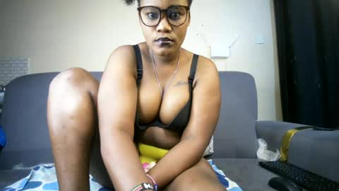 Snapshot of chubby_flora chatting on 06-21-26, 01:19 Flora online show from 06-21-26, 01:19
