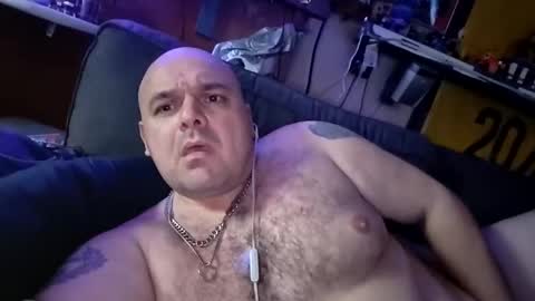 Snapshot of chubbyman40 chatting on 05-18-26, 04:18 chubbyman40 online show from 05-18-26, 04:18